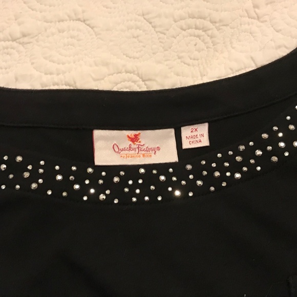 QF black 3/4 sleeve shirt embellished with rhinestones (2X) - Picture 3 of 7